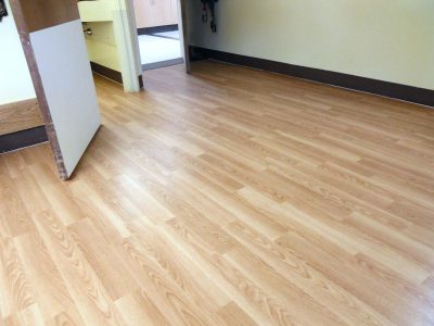 SmartCells Fall Protection Flooring Hospital room with vinyl floor, SmartCells is used as an underlayment